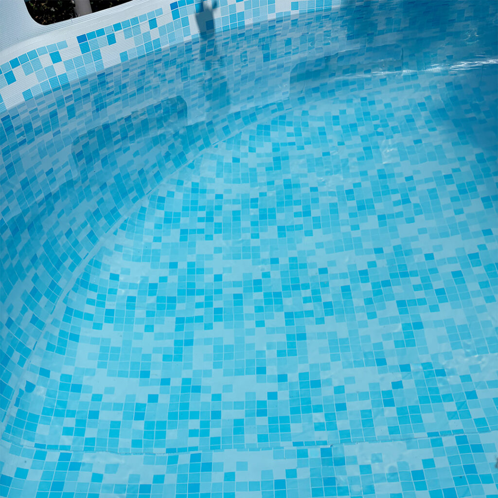 familie-entdeckt, hier der gleiche Pool mit klarem Wasser